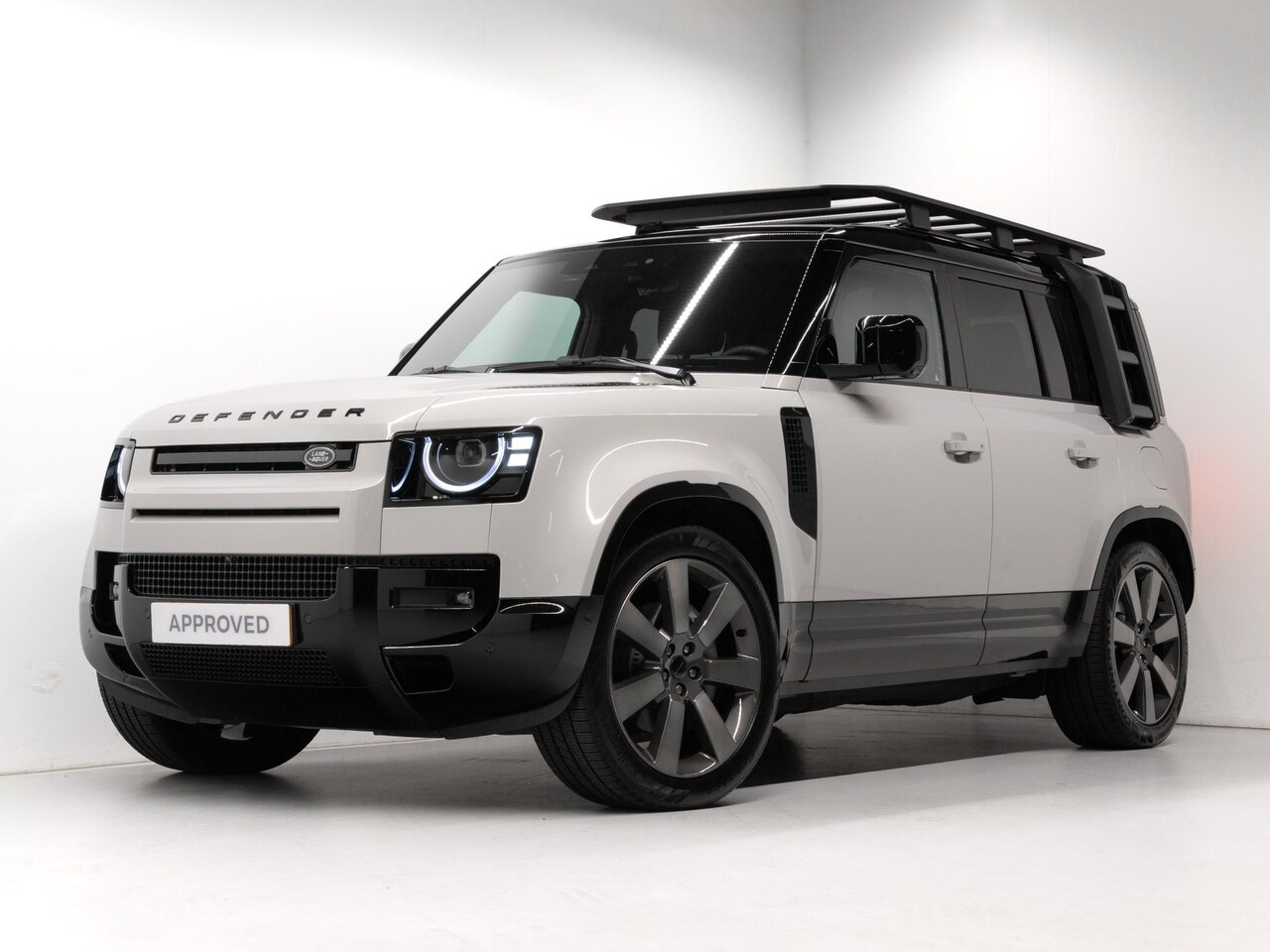 Land Rover Defender 110 - 2.0 P300e X-Dynamic HSE - AutoWereld.nl
