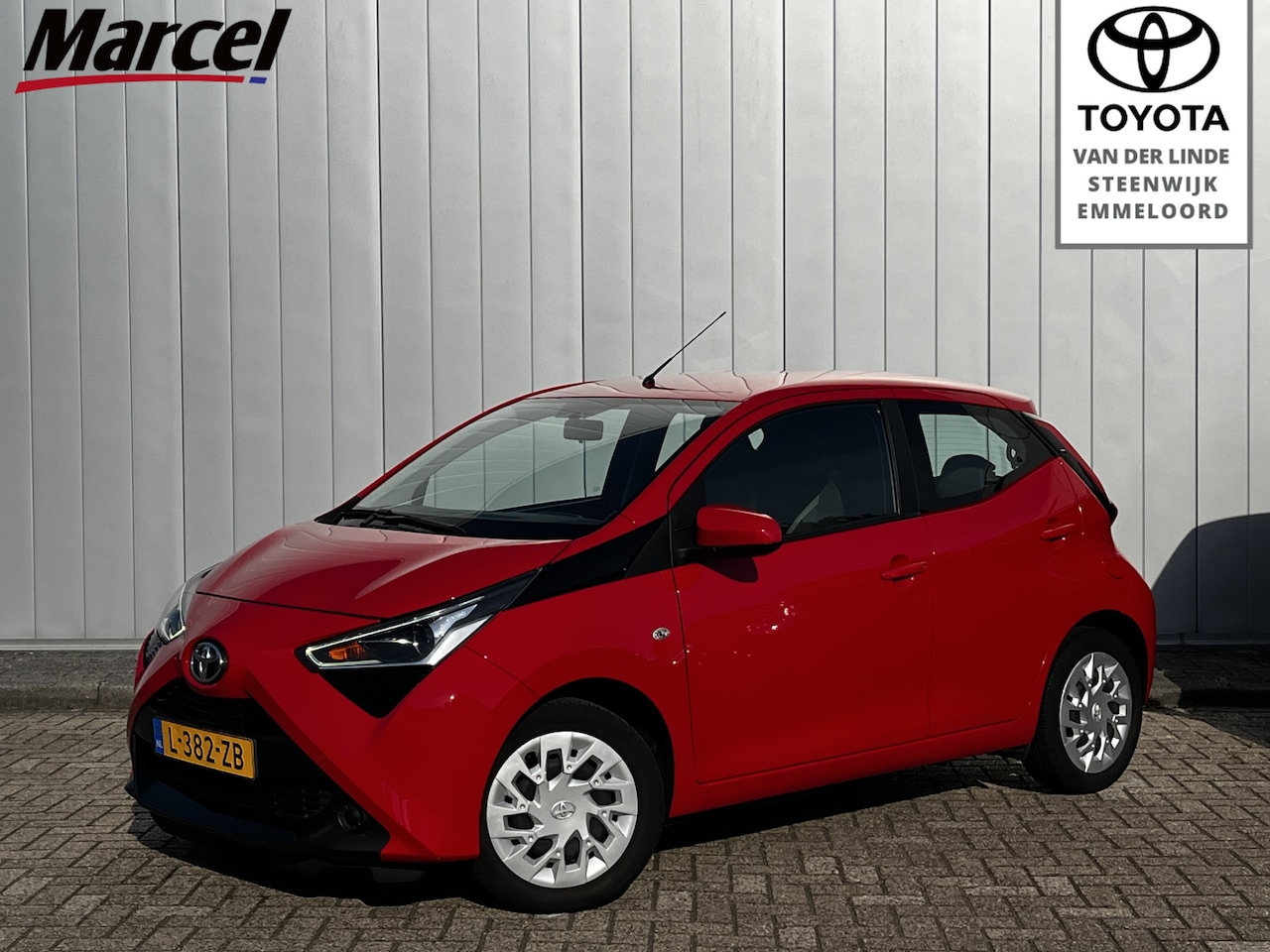 Toyota Aygo - 1.0 VVT-i x-play 1.0 VVT-i x-play - AutoWereld.nl