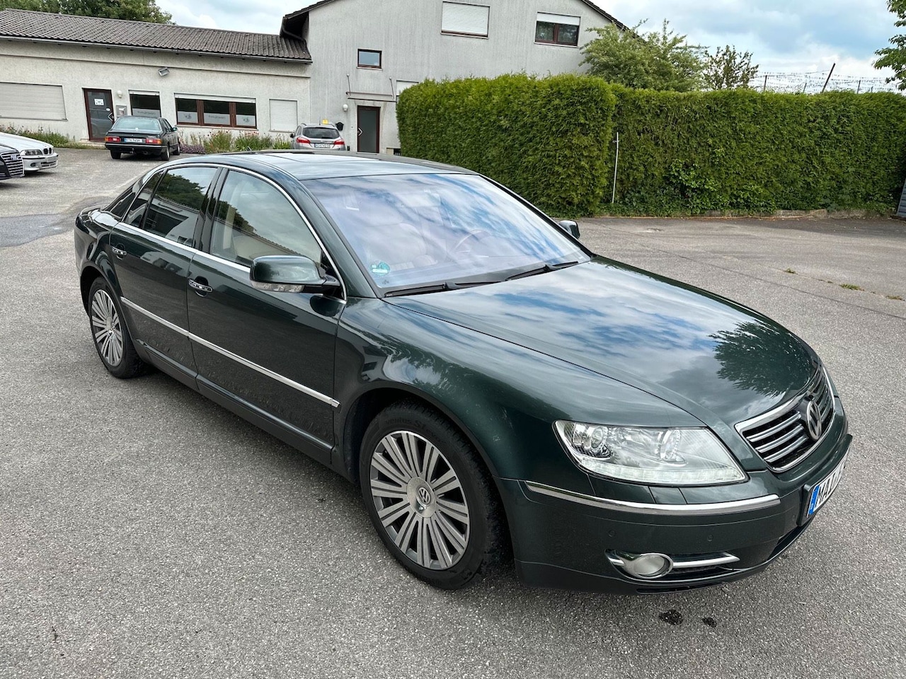 Volkswagen Phaeton - 3.0 TDI 5p. Highline van 2e eigenaar, eigen import - AutoWereld.nl