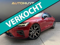 Volvo S60 - 2.0 T5 Intro Edition R-design Pano hud trekhaak Leer Carplay 360 B&W