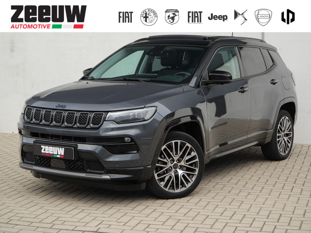 Jeep Compass - 4xe 240 PK Hybrid Summit | Pano | Safety | 360cam | 19" - AutoWereld.nl