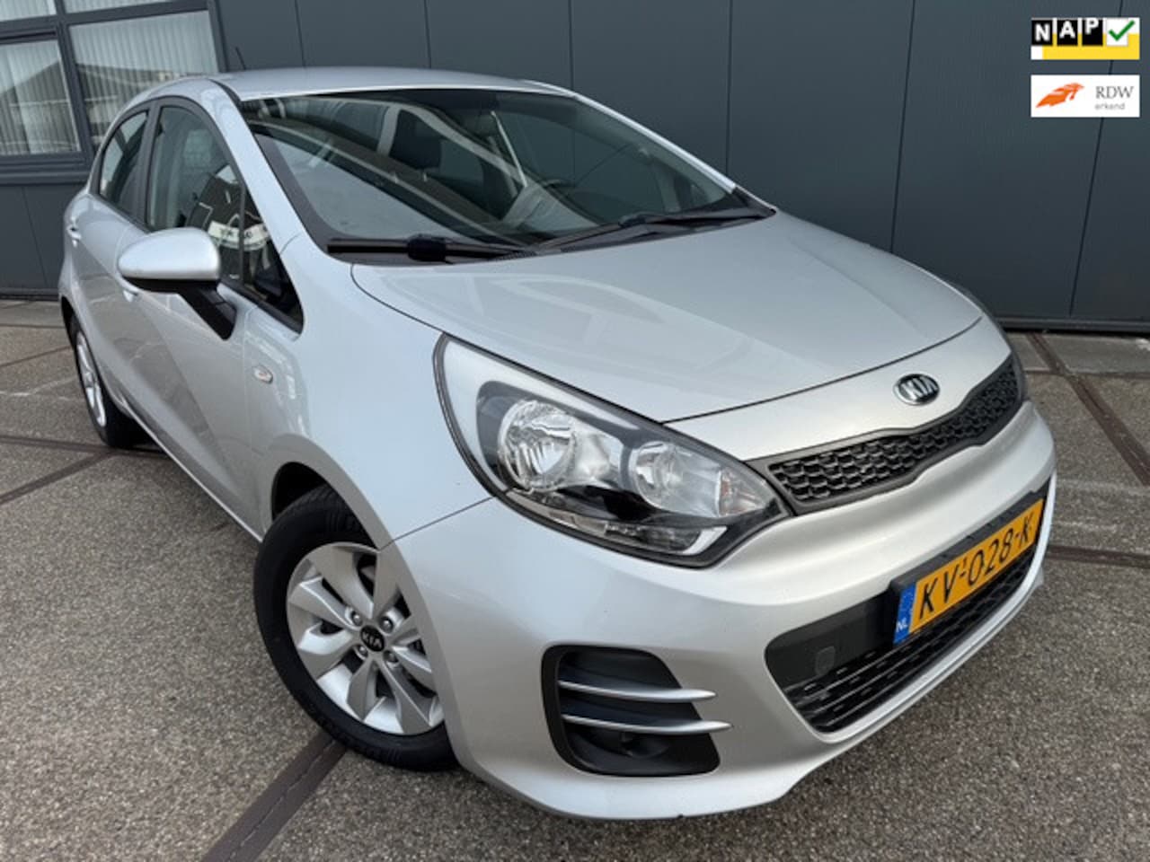 Kia Rio - 1.2 CVVT ComfortPlusLine | CRUISE | BLUETOOTH | NAP | - AutoWereld.nl