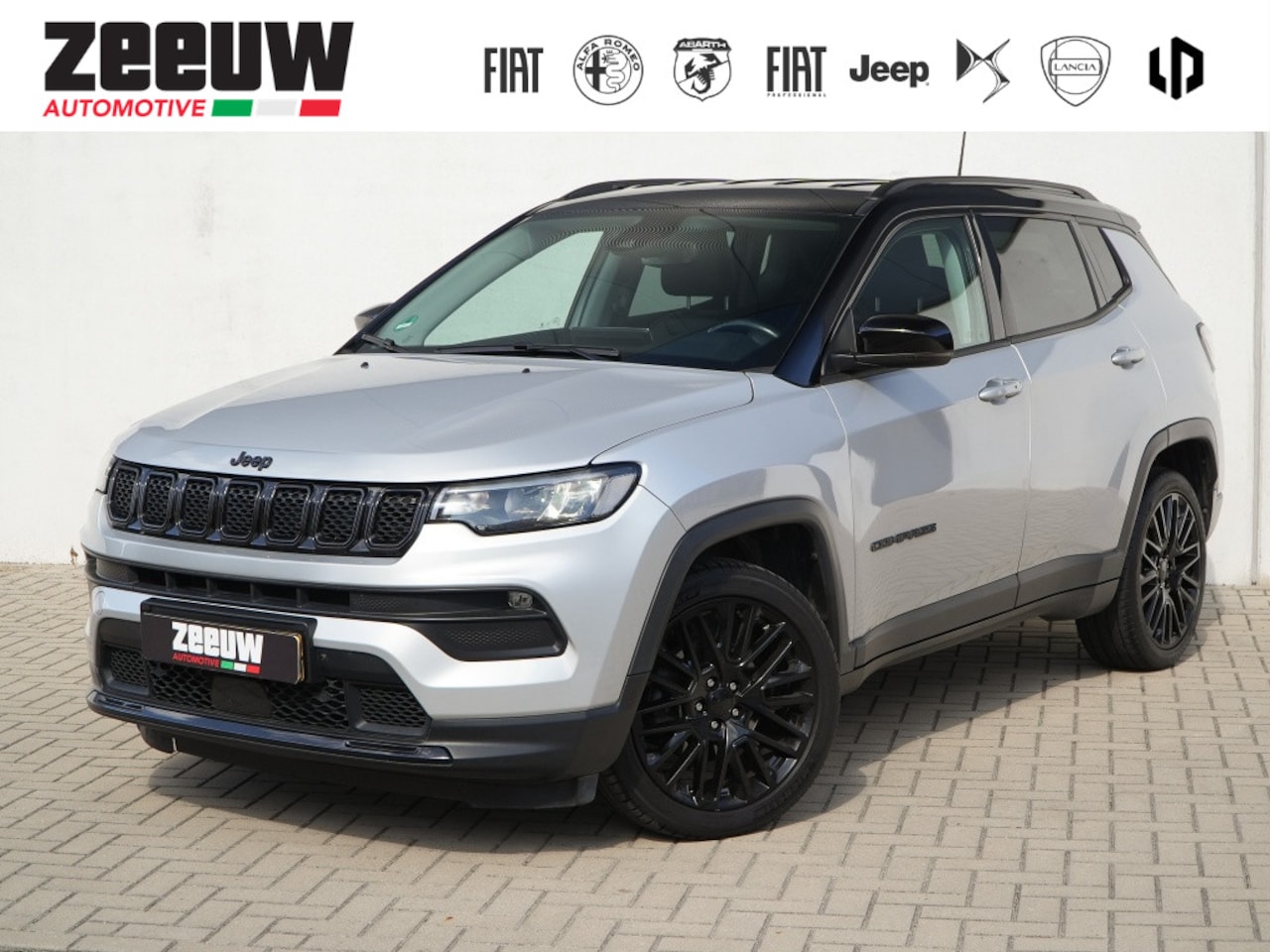 Jeep Compass - 1.5T e-Hybrid 130 PK Night Eagle | Navi | Trekhaak | Carplay | 19" - AutoWereld.nl