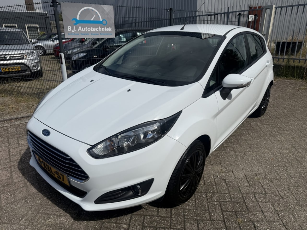 Ford Fiesta - 1.0 Style Airco 5 drs In Nieuwstaat !! - AutoWereld.nl