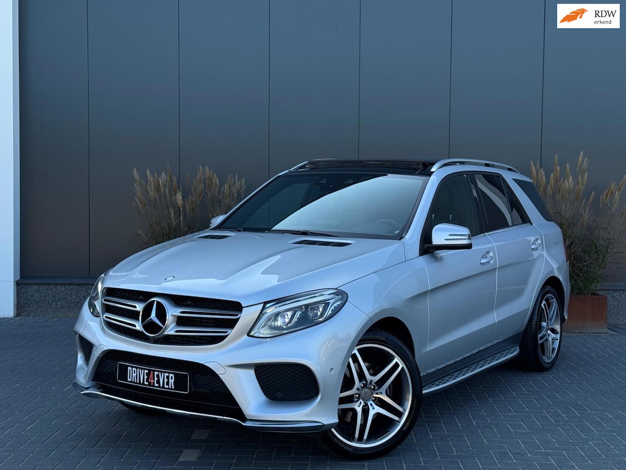 Mercedes-Benz GLE-Klasse - 350 d 4MATIC AMG Sport Edition FULL PANO|LEDER|NAVI|CAMERA - AutoWereld.nl