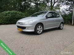 Peugeot 206 - 1.4 Forever apk 08-2027 airco 4 deurs