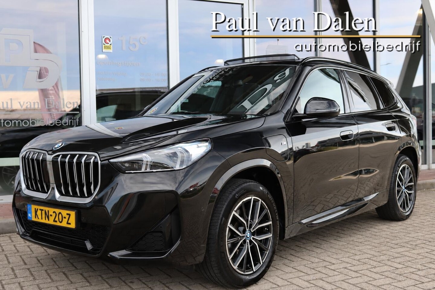BMW X1 - (u11) XDRIVE25e 245PK M-SPORT SHADOW LINE Panodak | Navi | Sfeerverl.| Comfort Acces | Cam - AutoWereld.nl