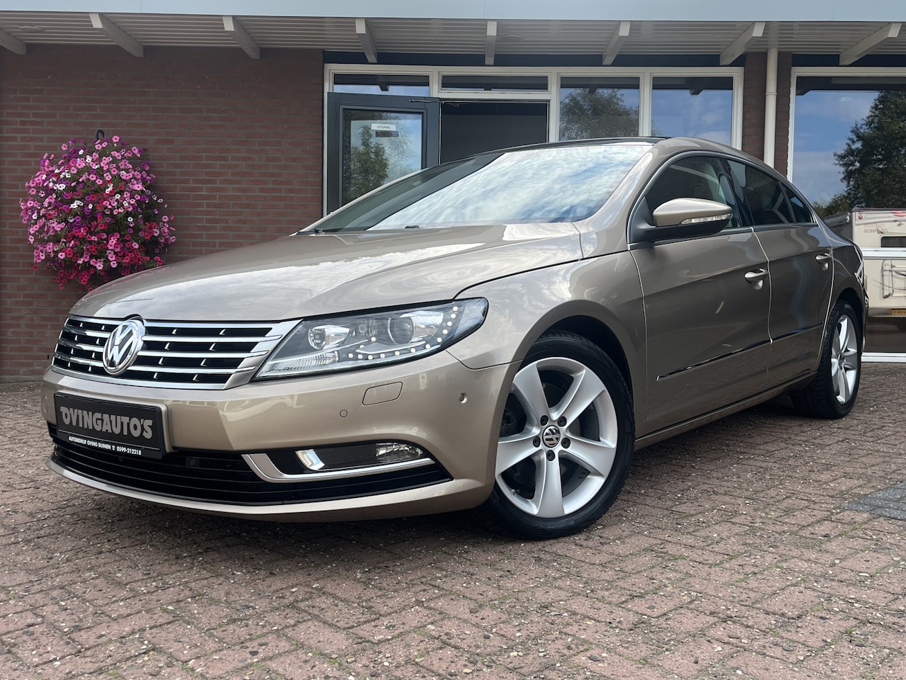 Volkswagen CC - 2.0 TSI | Vol in de opties | Pano | Trekhaak | Elek. Stoelen | Elek. Klep - AutoWereld.nl