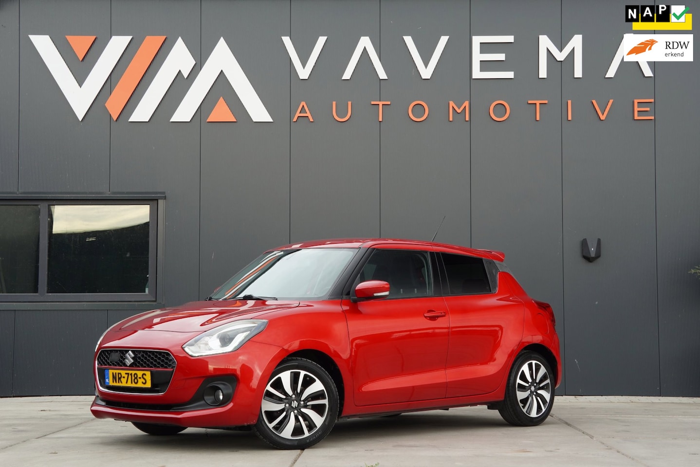 Suzuki Swift - 2017|1.0 Smart Hybrid|Stijl|5-Deurs|Adaptive Cruise|CarPlay|Navi|Camera|Stoelverwarming|Ai - AutoWereld.nl