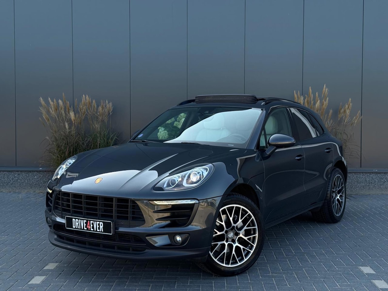 Porsche Macan - 2.0 | Pano | Leder | Camera | - AutoWereld.nl