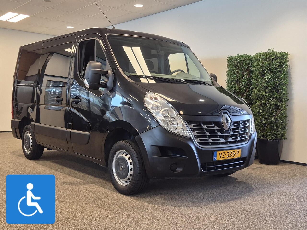 Renault Master - L1H1 Rolstoelbus 5+1 - AutoWereld.nl