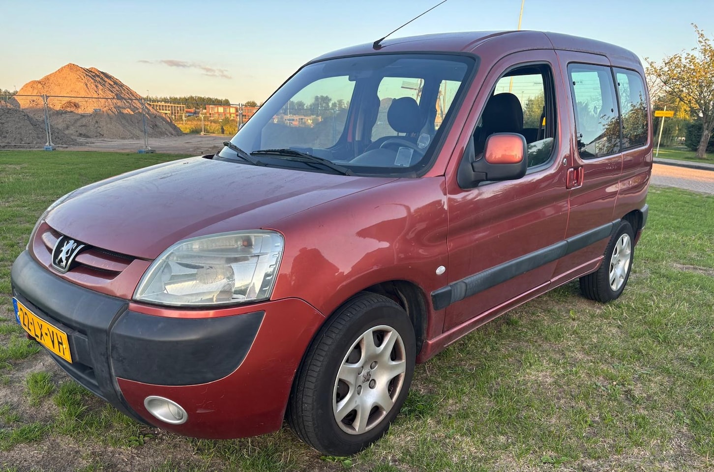 Peugeot Partner MPV - 1.6-16V XT / Airco / Elek ramen - AutoWereld.nl