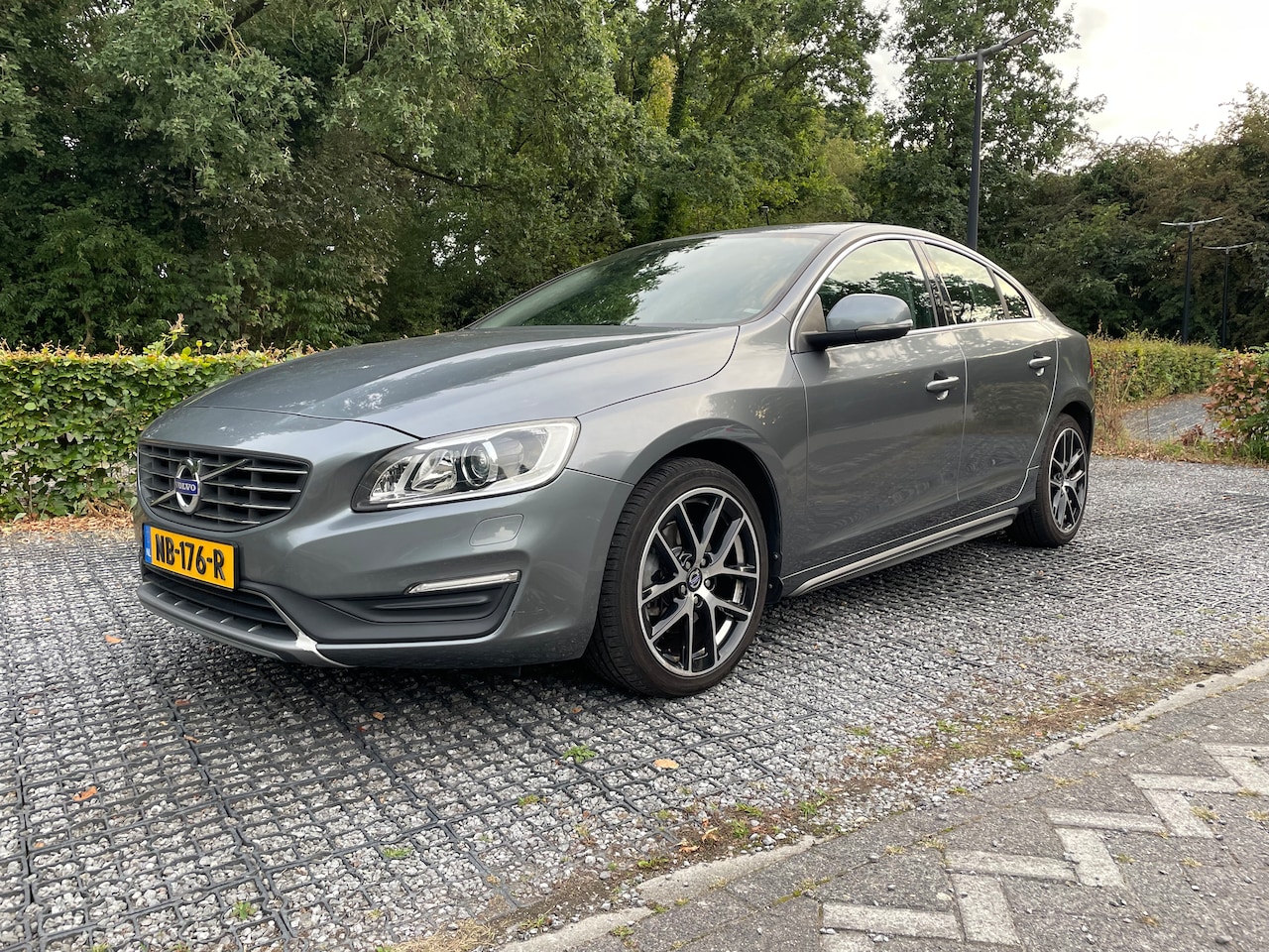 Volvo S60 - 2.0 T3 Nordic+ NAVI | XENON | WINTER-PACK - AutoWereld.nl