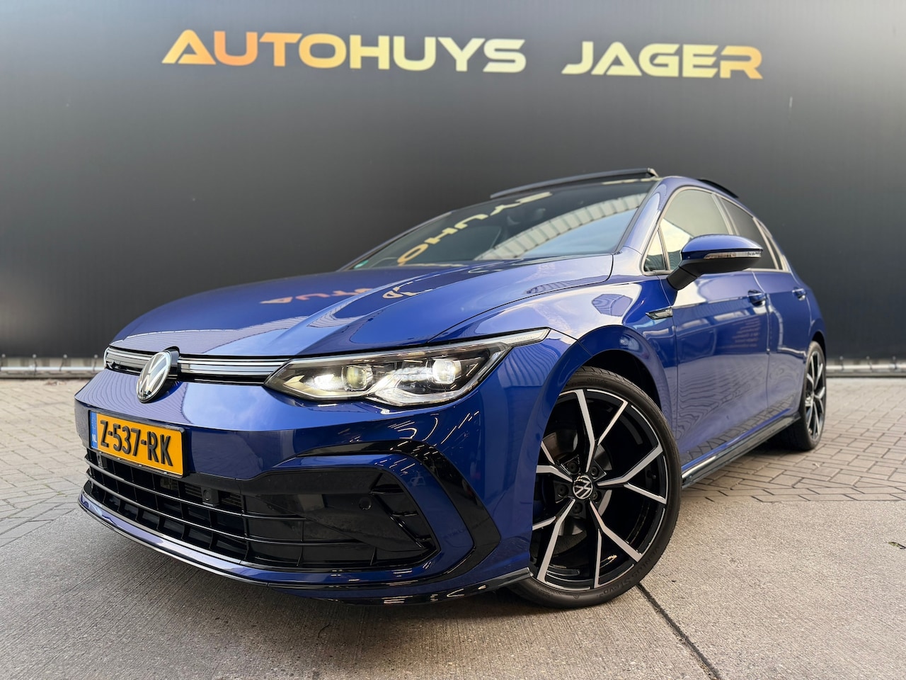 Volkswagen Golf - 1.5 eTSI R-Line Pano H&K Carplay Camera Acc - AutoWereld.nl