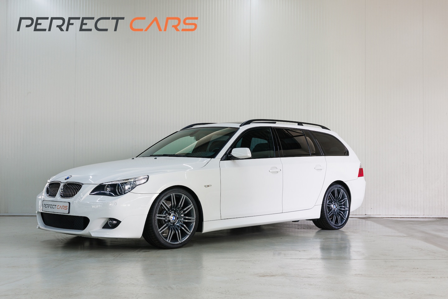 BMW 5-serie Touring - 550i 550i, leer, automaat, leer, panorama dak. BTW auto - AutoWereld.nl