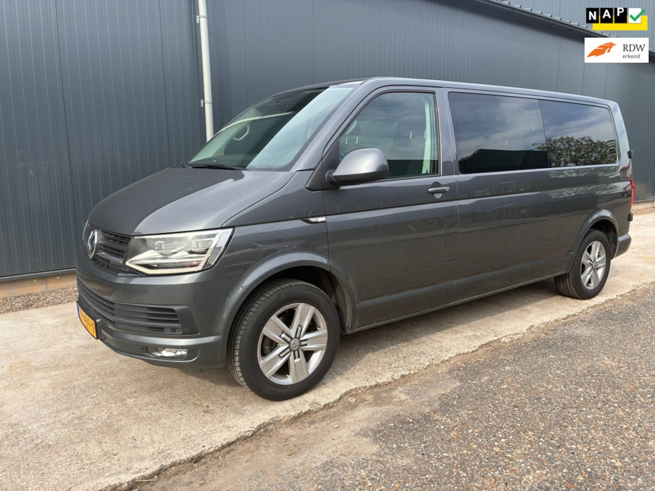 Volkswagen Transporter - 2.0 TDI L2H1 2.0 TDI L2H1, Dubbelcabine, Comfortline, Automaat - AutoWereld.nl