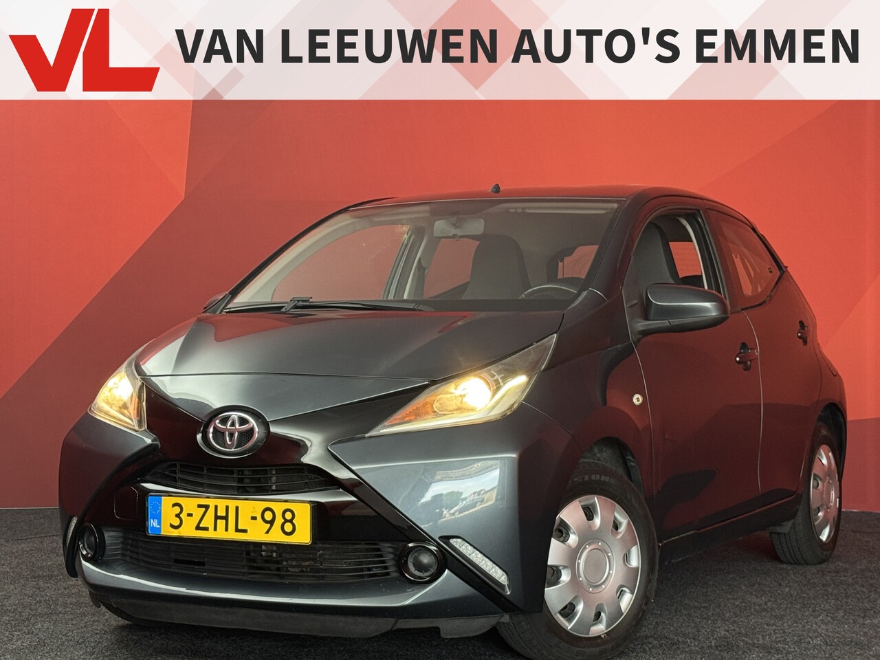 Toyota Aygo - 1.0 VVT-i x-play | Bluetooth | Airco - AutoWereld.nl