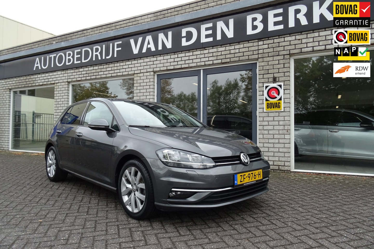Volkswagen Golf - 1.0 TSI Highline DSG / Vitual - AutoWereld.nl