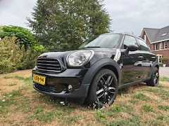 MINI Countryman - 1.6 One Salt Geheel in zwart uitgevoerd. Zwart met zwarte velgen