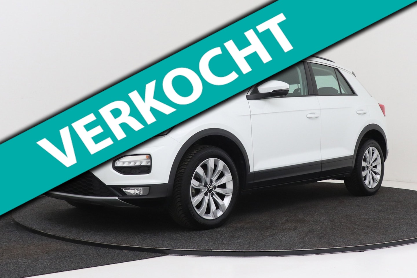 Volkswagen T-Roc - 1.5 TSI Style | Trekhaak | Org NL | CarPlay | 150 PK | Navigatie | - AutoWereld.nl