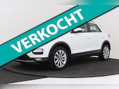 Volkswagen T-Roc - 1.5 TSI Style | Trekhaak | Org NL | CarPlay | 150 PK | Navigatie |