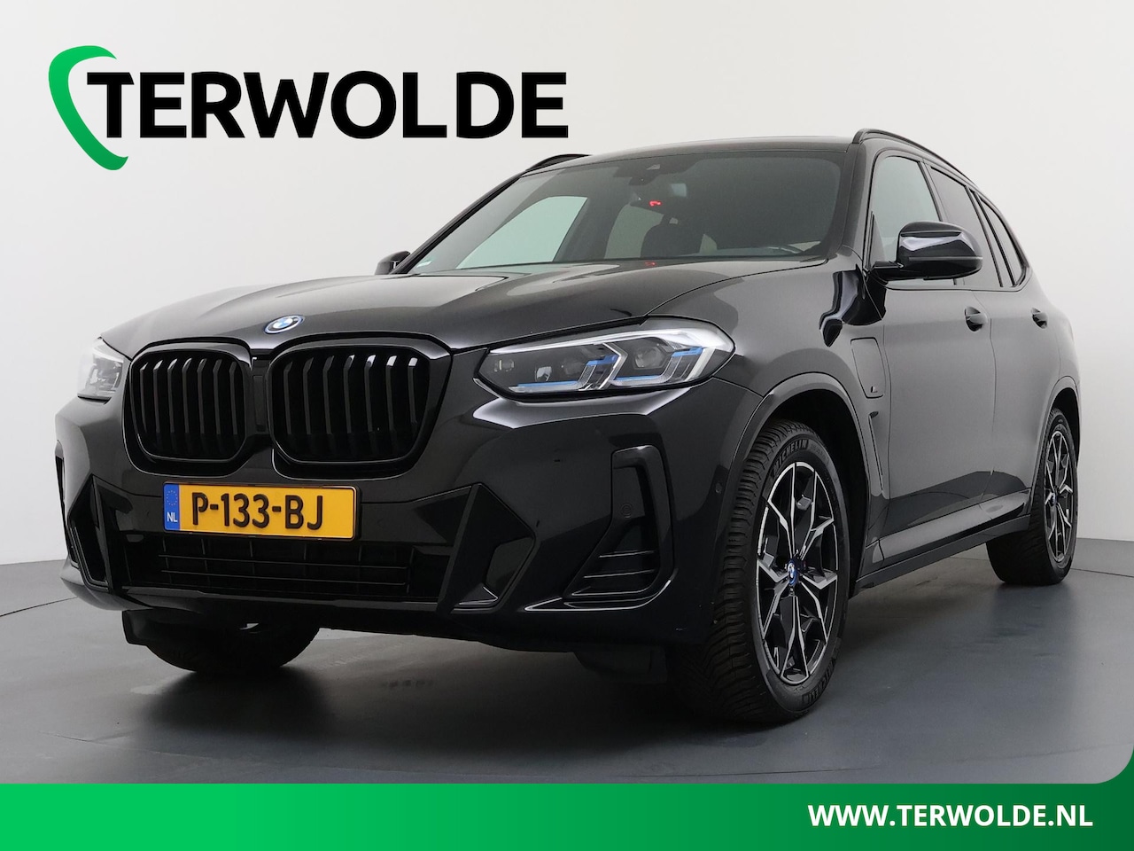 BMW X3 - xDrive30e Business Edition Plus | M Sport | Panoramadak | Shadow Line | - AutoWereld.nl