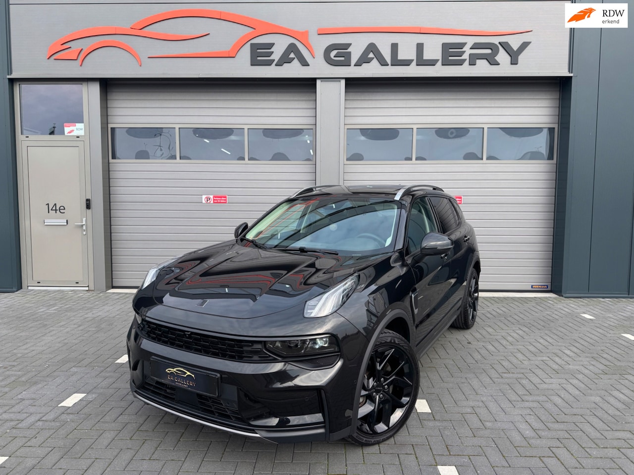 Lynk & Co 01 - 1.5 Bomvol Black Edition 261PK 360°Camera Zwarte hemel - AutoWereld.nl