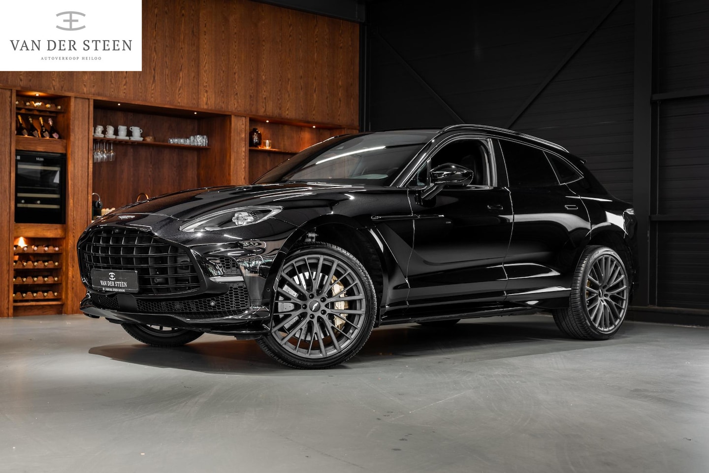 Aston Martin DBX - 4.0 V8 707 NL Auto | Keramisch | Carbon l Dealer Onderhouden | 2 Jaar Dealer garantie moge - AutoWereld.nl