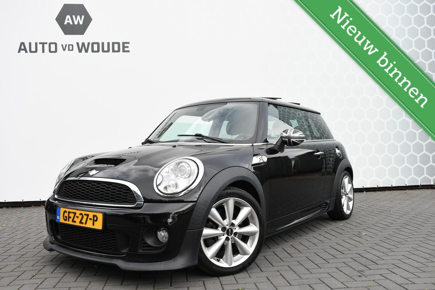 MINI 3-Deurs - 1.6 Cooper S 10 Years II Panoramadak Leer Xenon - AutoWereld.nl