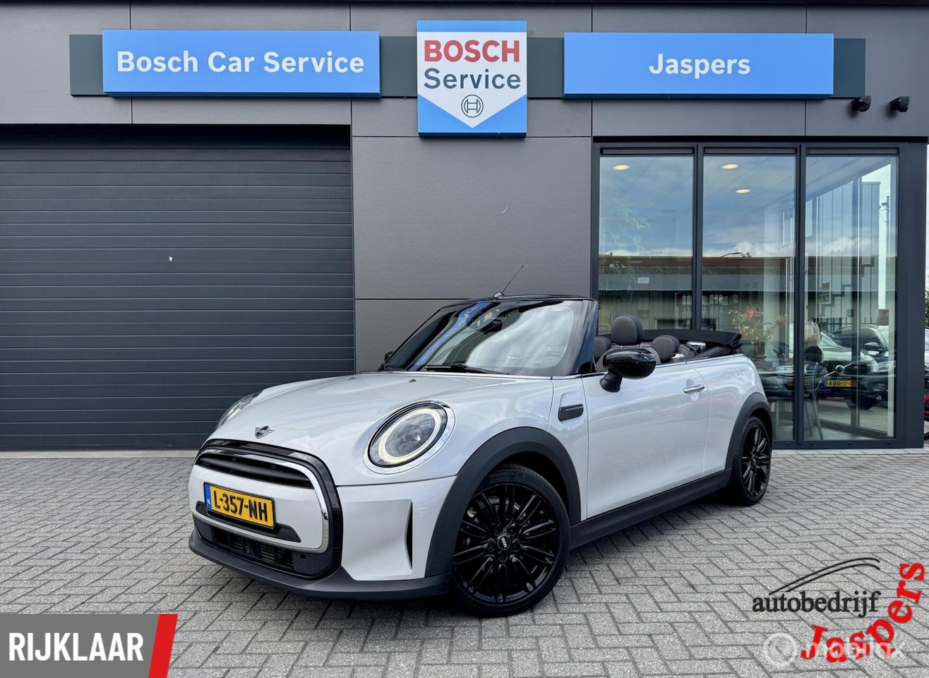 MINI Cabrio - 1.5 Cooper John Cooper Works - AutoWereld.nl