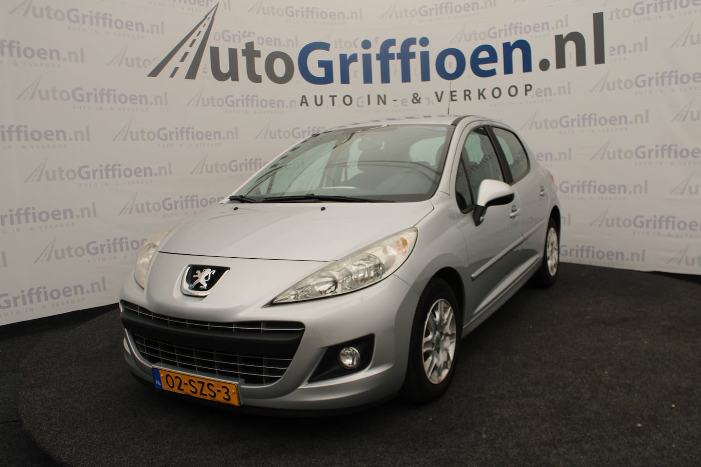 Peugeot 207 - 1.4 VTi Active keurige 5-deurs met trekhaak met nieuwe APK bij aflevering - AutoWereld.nl