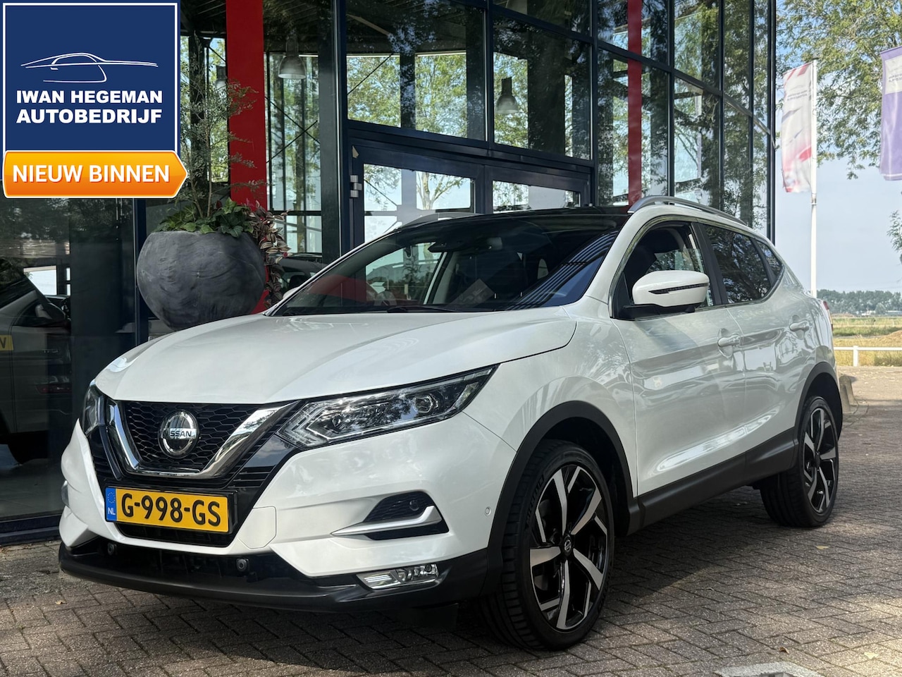 Nissan Qashqai - 1.3 DIG-T 160PK Tekna AUTOMAAT | Panodak | Trekhaak | Cruise Control | Licht metalen velge - AutoWereld.nl