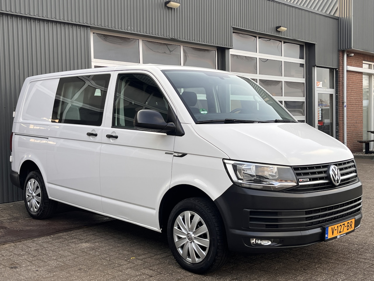 Volkswagen Transporter - 2.0 TDI L1H1 DC 4 Motion 150pk Airco DSG 4x4 vierwielaandrijving Airco Cruise controle Tel - AutoWereld.nl