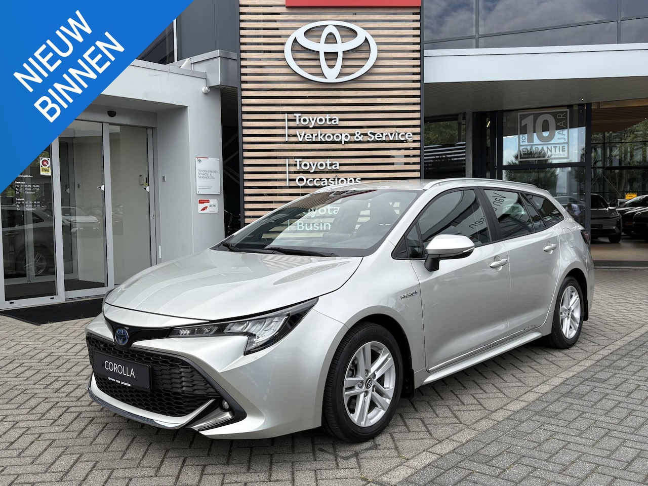 Toyota Corolla - 2.0 Hybrid Business Plus STOEL/STUURVERW ELEK-ACHTERKLEP KEYLESS AD-CRUISE DAB+ CAMERA LM- - AutoWereld.nl