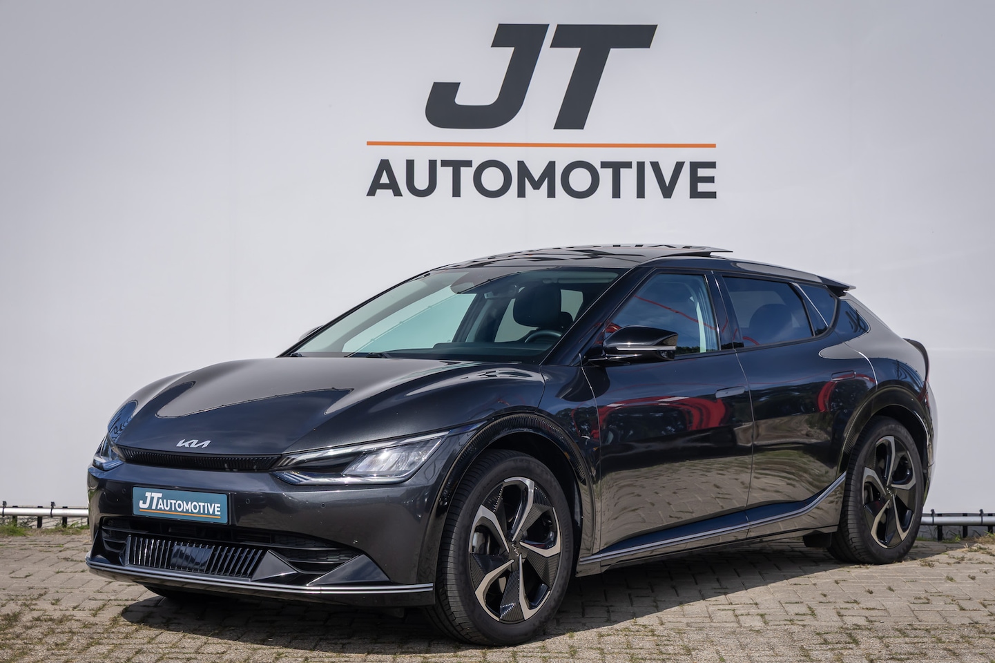 Kia EV6 - Plus Advanced 77.4 kWh NLAuto Trekhaak | Pannoramadak | Stoelverwarming | Elektrische koff - AutoWereld.nl