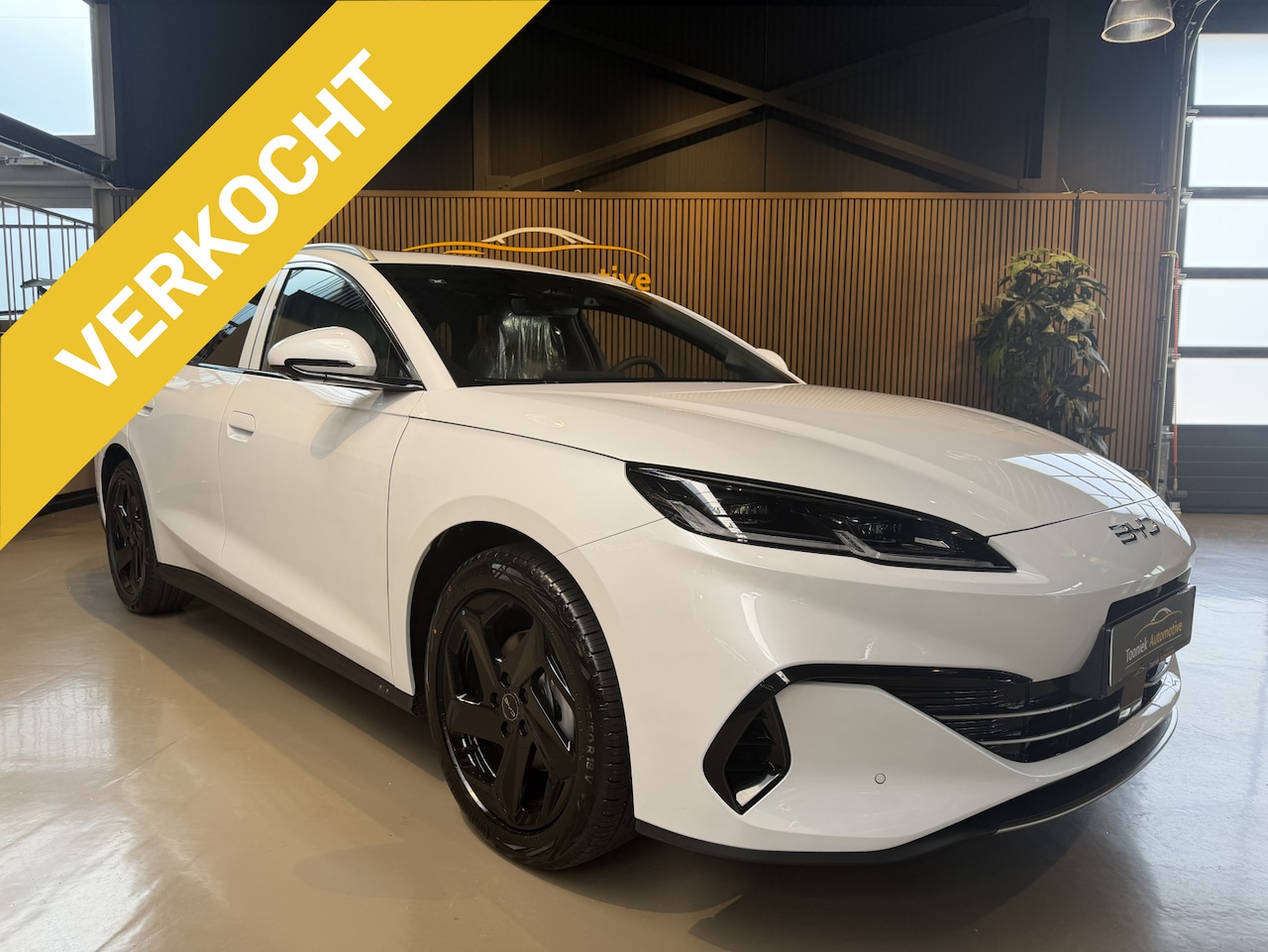 BYD SEAL 6 Touring - 1.5 DM-i COMFORT PHEV | LONG RANGE 125 KM | 218 PK Leder | Camera | Apple Car Play | LONG - AutoWereld.nl