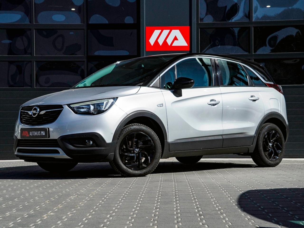Opel Crossland X - 1.2 120 Jaar Edition | CAMERA | CLIMA | TREKHAAK - AutoWereld.nl