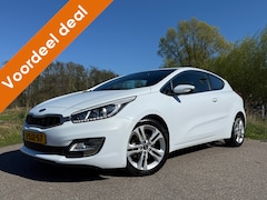 Kia Pro cee'd - 1.6 GDI Business Pack / Camera / Navi / 17" Velgen / Clima / PDC / Cruise / LED / 6 Versne