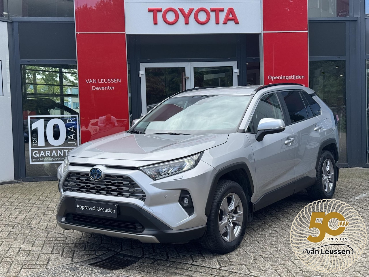 Toyota RAV4 - 2.5 Hybrid Dynamic AWD DYNAMIC 1650KG TREKGEW STOELVERW PARK-SENSOREN NAVI CAMERA APPLE/AN - AutoWereld.nl