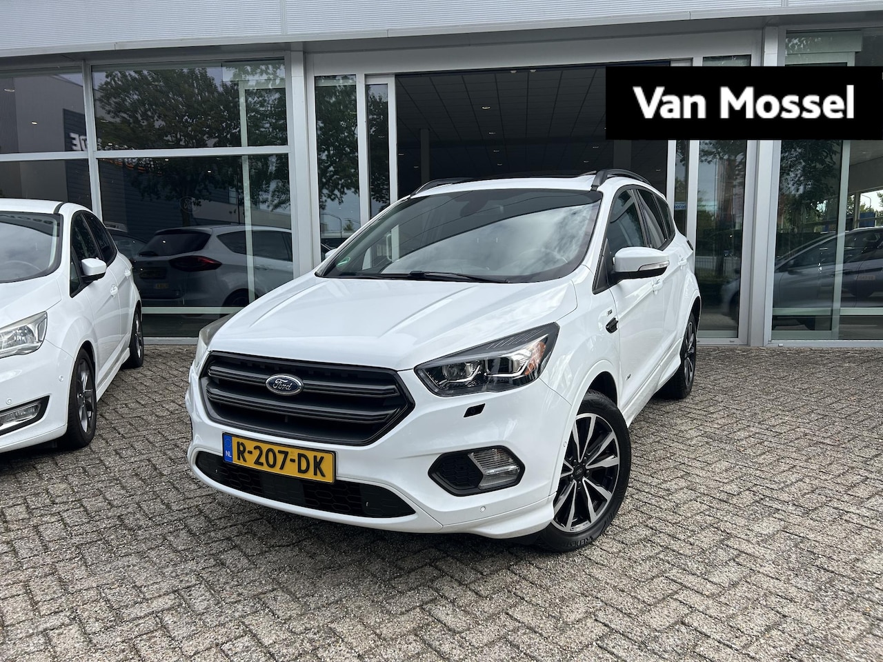 Ford Kuga - 1.5 Titanium 4WD 1.5 Titanium 4WD - AutoWereld.nl