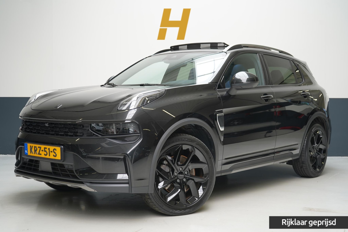 Lynk & Co 01 - 1.5 | Zwart optiek | 360 camera | Panoramadak | Navigatie | Memory | Apple CarPlay - AutoWereld.nl