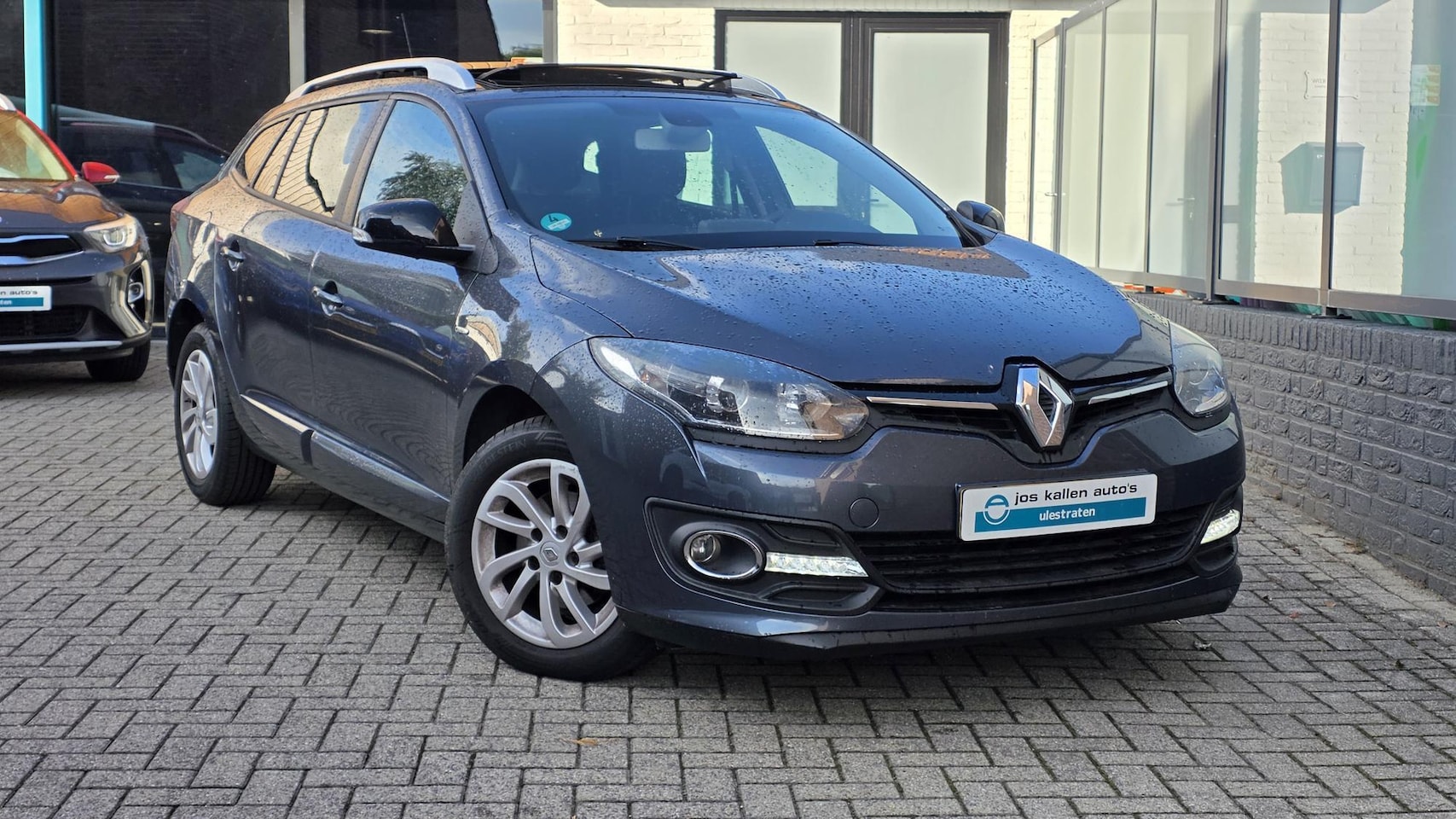 Renault Mégane Estate - 1.2 TCe Limited 101pk Navigatie, Panoramadak, Cruise, Pdc, 16"Lichtmetaal - AutoWereld.nl