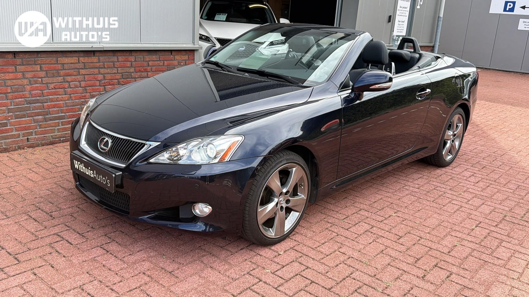 Lexus IS Cabriolet - 250C Luxury V6 MarkLevinson 1e Eigenaar - AutoWereld.nl