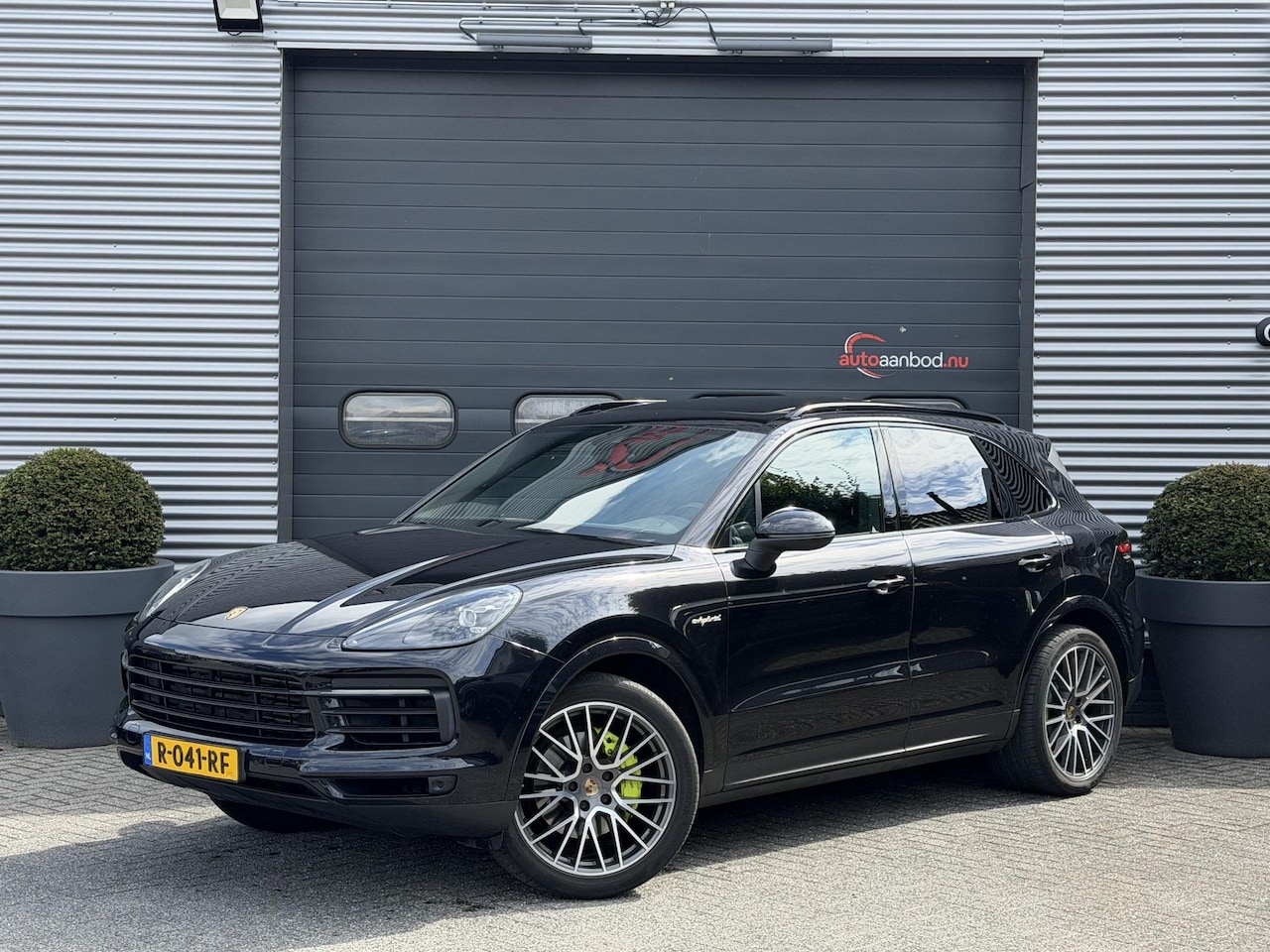 Porsche Cayenne - 3.0 E-Hybrid Sport Chrono | Panoramadak | Camera | Bose | Elektrische Trekhaak | Elektrisc - AutoWereld.nl