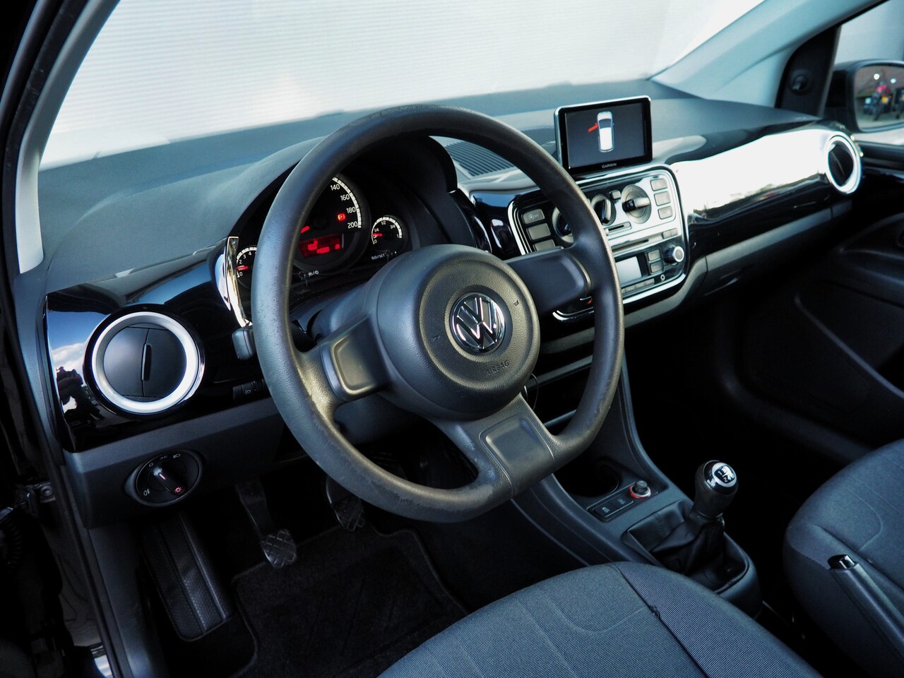 Volkswagen Up! - UP 1.0 move LM VELGEN AIRCO NAVI 5 DEURS
