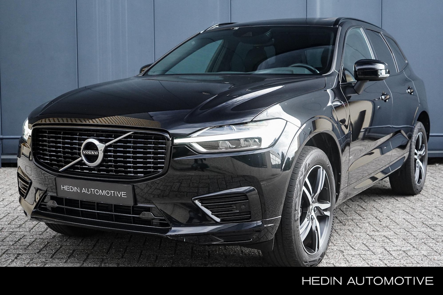 Volvo XC60 - Recharge T8 AWD R-Design | Pano. Dak | Standkachel met app | Keyless | Premium Audio | Sto - AutoWereld.nl