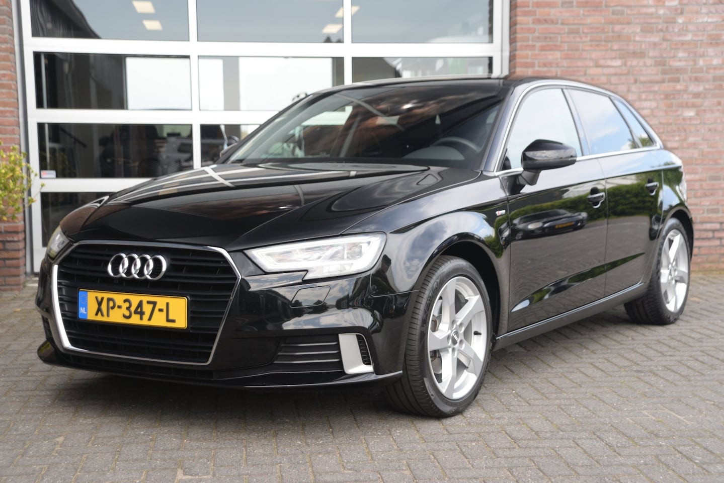 Audi A3 Sportback - 30 TFSI Sport Edition | S-Line | Orig. NL | Trekhaak | LED | - AutoWereld.nl