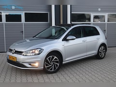 Volkswagen Golf - 1.0 TSI Highline Pano Trekhaak