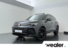 Volkswagen Tiguan - 1.5 eHybrid R-Line Edition | 204 PK | SoH 100% | Trekhaak wegklapbaar | Adaptive Cruise Co