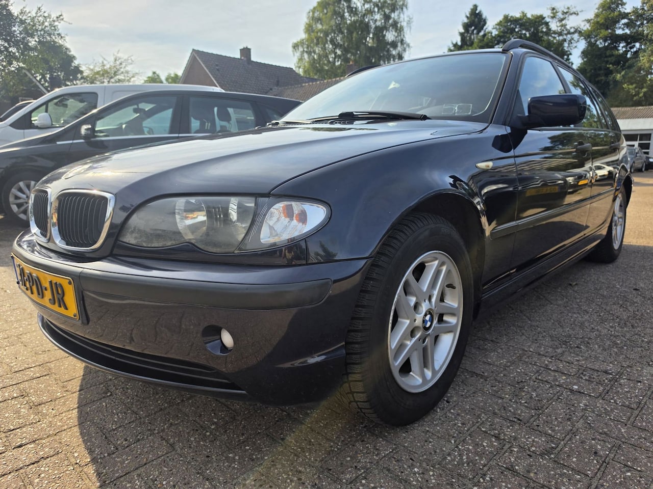 BMW 3-serie Touring - 316i Black&Silver II - AutoWereld.nl